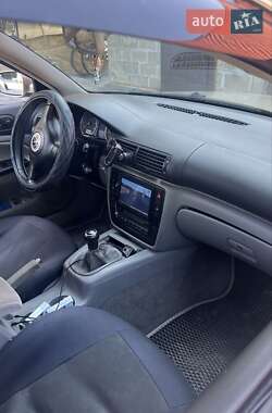 Седан Volkswagen Passat 2000 в Надвірній