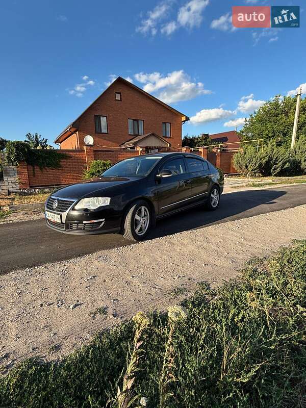 Седан Volkswagen Passat 2008 в Кропивницком
