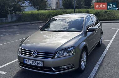 Седан Volkswagen Passat 2012 в Киеве