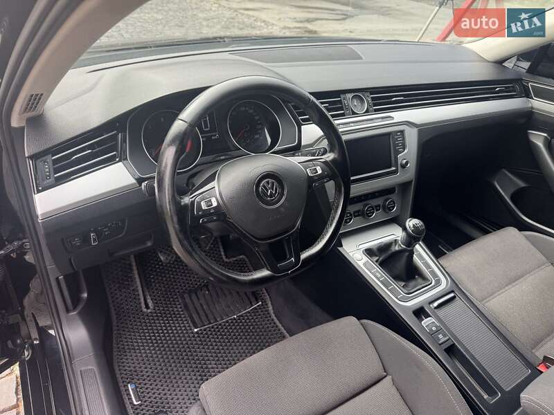 Универсал Volkswagen Passat 2015 в Житомире фото 12 Универсал Volkswagen Passat 2015 в Житомире