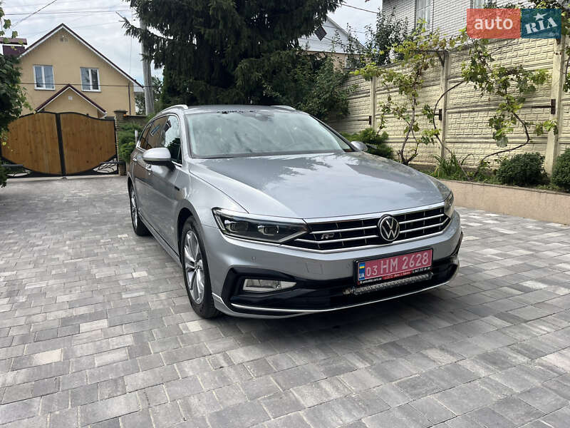 Универсал Volkswagen Passat 2021 в Житомире