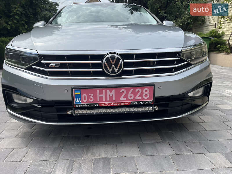 Универсал Volkswagen Passat 2021 в Житомире