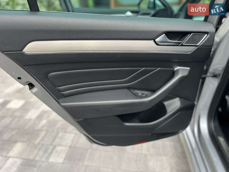 Универсал Volkswagen Passat 2021 в Житомире