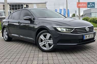 Седан Volkswagen Passat 2016 в Хмельницькому
