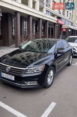 Седан Volkswagen Passat 2016 в Киеве