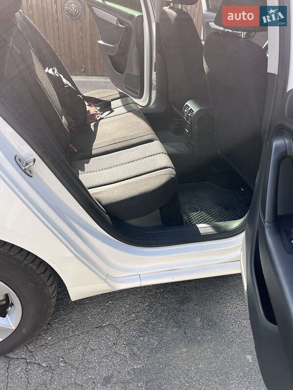 Седан Volkswagen Passat 2012 в Одесі