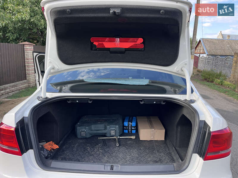 Седан Volkswagen Passat 2012 в Одесі