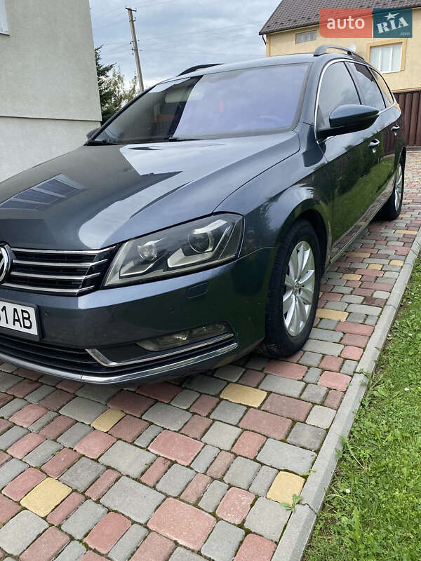 Універсал Volkswagen Passat 2011 в Дрогобичі