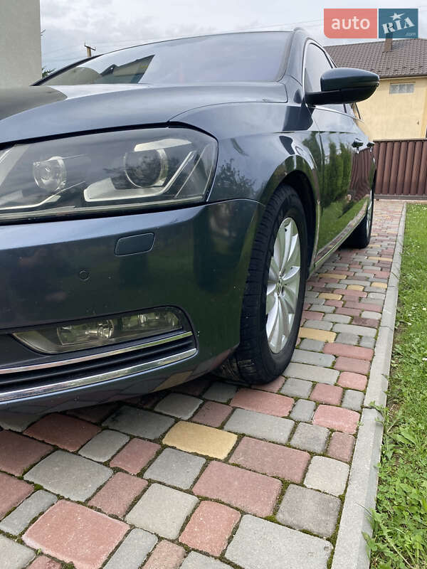 Універсал Volkswagen Passat 2011 в Дрогобичі