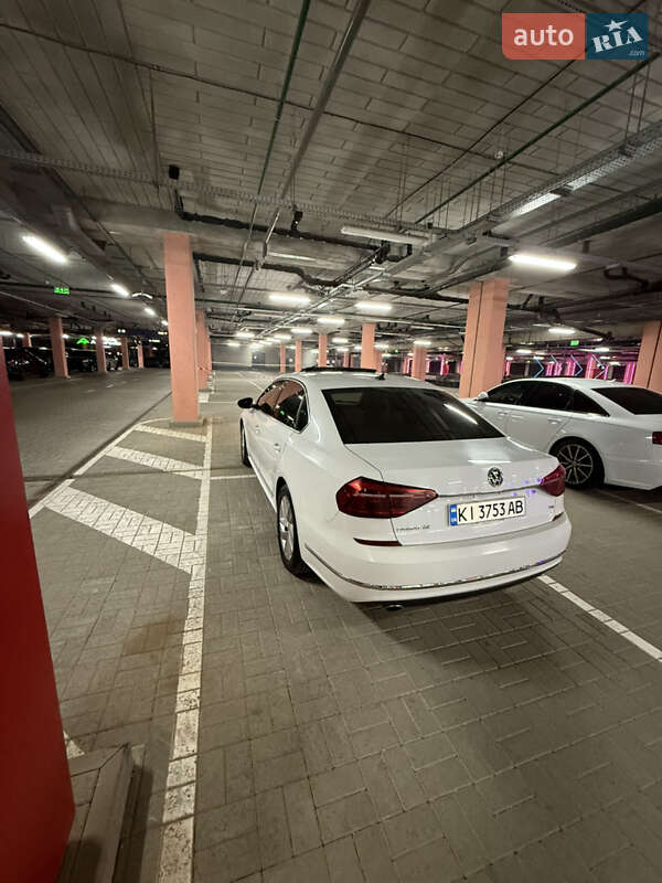 Седан Volkswagen Passat 2018 в Києві