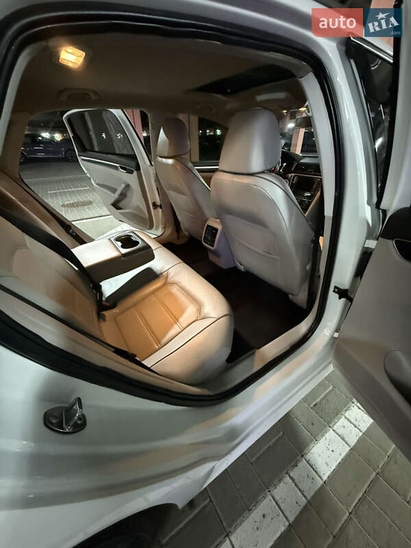 Седан Volkswagen Passat 2018 в Києві