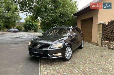 Універсал Volkswagen Passat 2012 в Сваляві