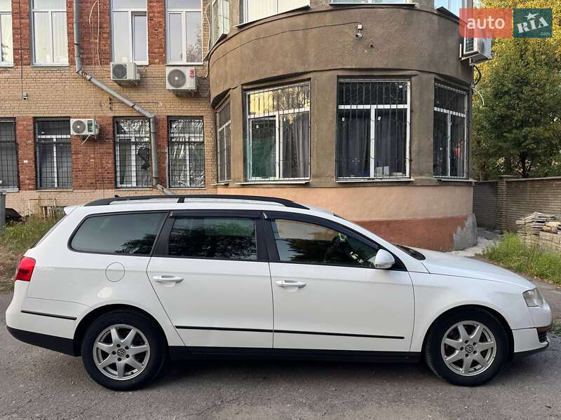 Универсал Volkswagen Passat 2009 в Харькове