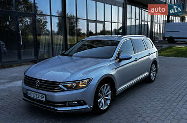 Універсал Volkswagen Passat 2015 в Рівному