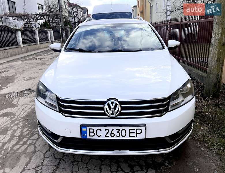 Универсал Volkswagen Passat 2011 в Дрогобыче
