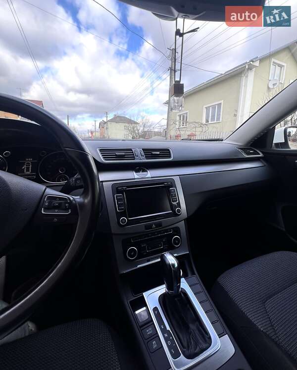 Универсал Volkswagen Passat 2011 в Дрогобыче