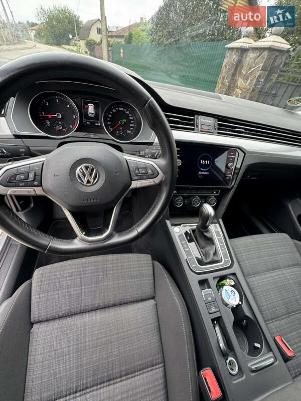 Универсал Volkswagen Passat 2020 в Ивано-Франковске