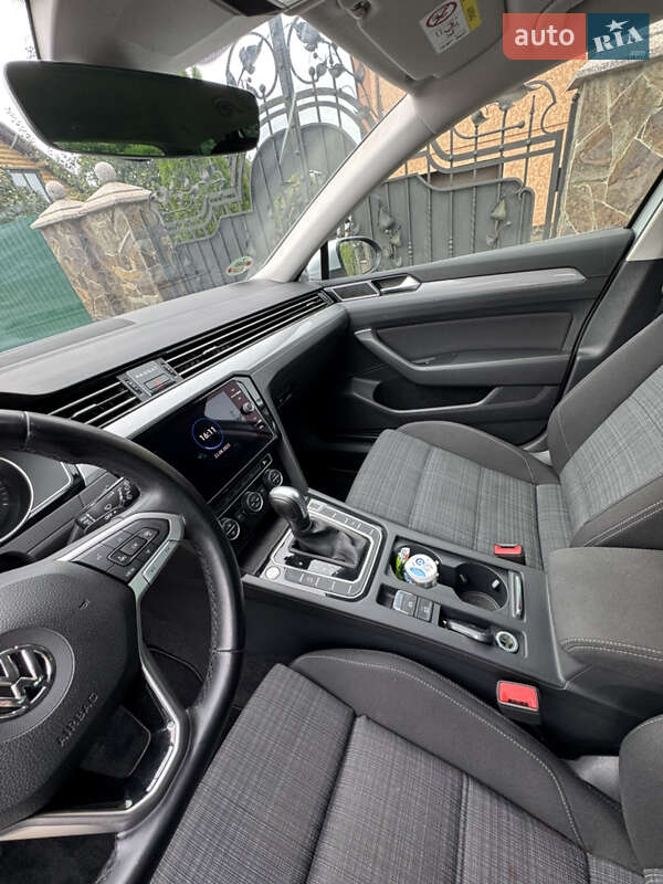 Универсал Volkswagen Passat 2020 в Ивано-Франковске