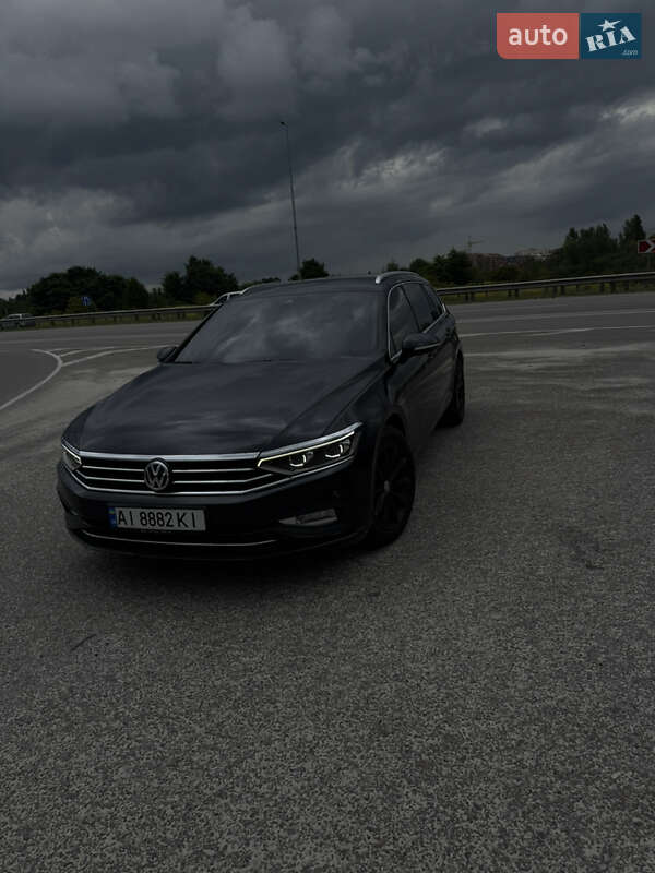Универсал Volkswagen Passat 2020 в Киеве