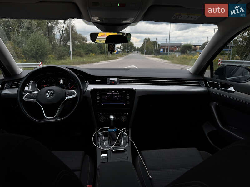 Универсал Volkswagen Passat 2020 в Киеве