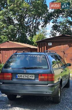Універсал Volkswagen Passat 1995 в Житомирі