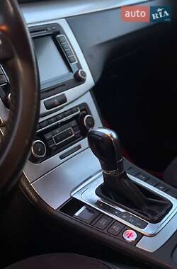 Універсал Volkswagen Passat 2011 в  фото 17 Універсал Volkswagen Passat 2011 в