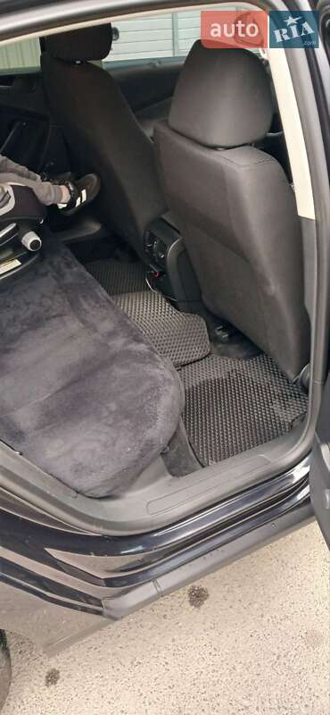 Седан Volkswagen Passat 2006 в Макарові