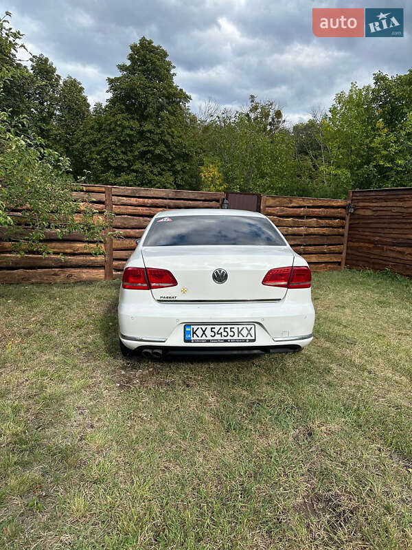Седан Volkswagen Passat 2011 в Харькове