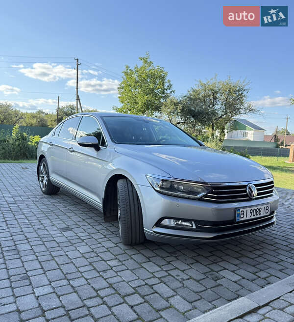 Седан Volkswagen Passat 2016 в Гадяче