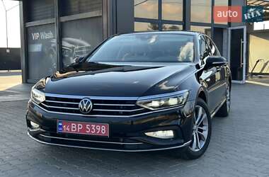 Седан Volkswagen Passat 2020 в Львове
