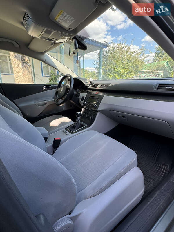 Универсал Volkswagen Passat 2006 в Благовещенском фото 21 Универсал Volkswagen Passat 2006 в Благовещенском