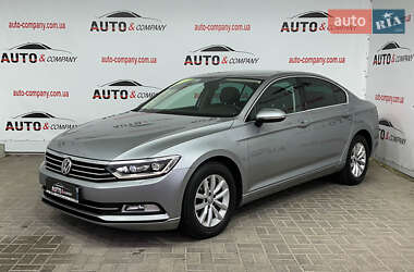 Седан Volkswagen Passat 2019 в Львове
