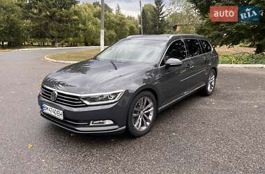 Универсал Volkswagen Passat 2015 в Ромнах