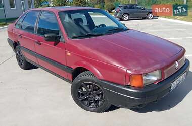 Седан Volkswagen Passat 1988 в Києві