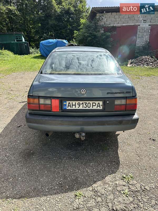 Седан Volkswagen Passat 1989 в Стрию