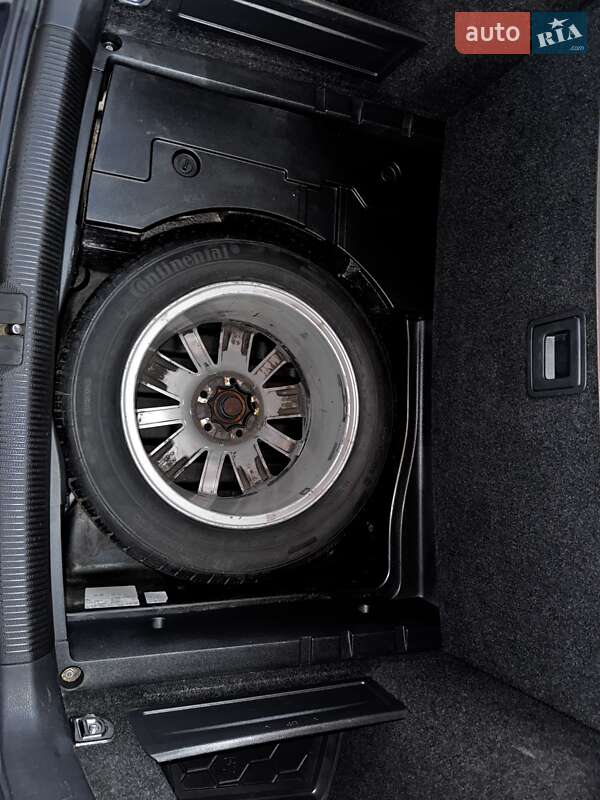 Універсал Volkswagen Passat 2012 в Івано-Франківську