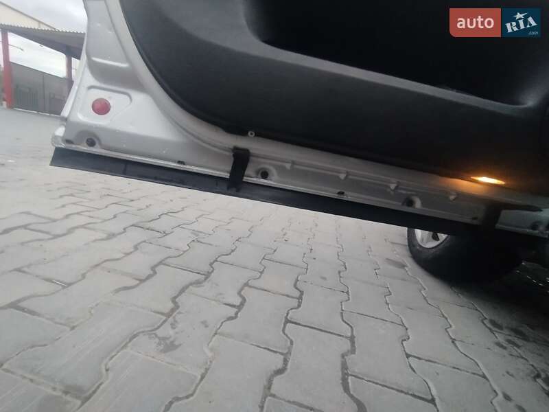 Седан Volkswagen Passat 2001 в Бориславі