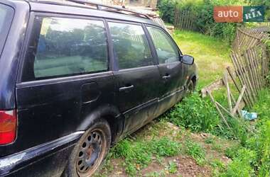 Універсал Volkswagen Passat 1996 в Ужгороді