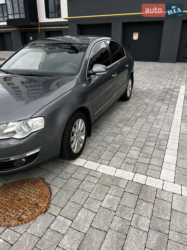 Седан Volkswagen Passat 2008 в Ивано-Франковске