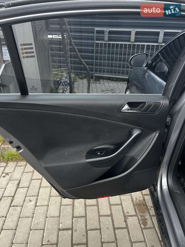 Седан Volkswagen Passat 2008 в Ивано-Франковске