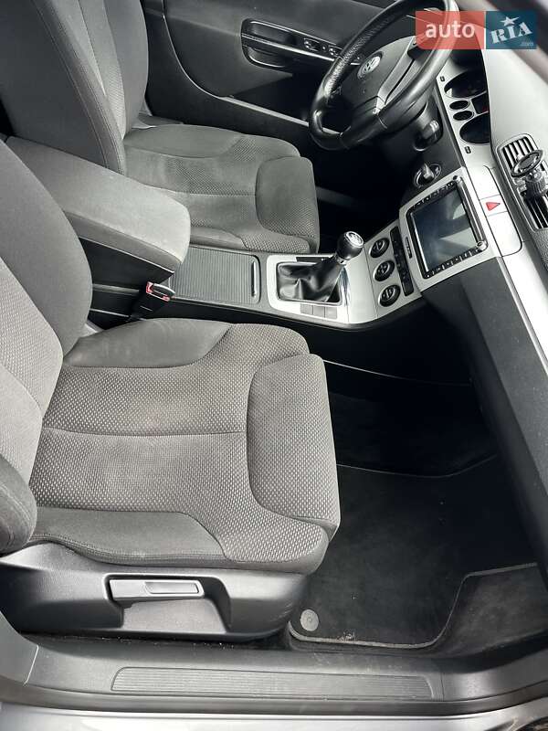 Седан Volkswagen Passat 2008 в Ивано-Франковске