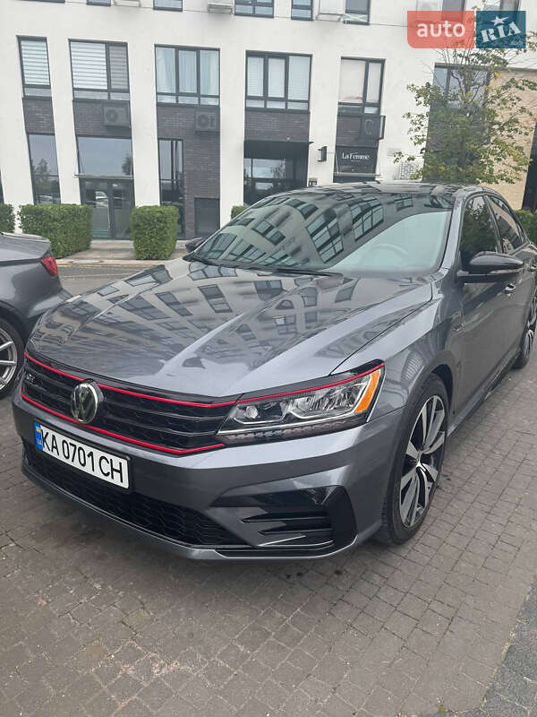 Седан Volkswagen Passat 2018 в Киеве фото 5 Седан Volkswagen Passat 2018 в Киеве