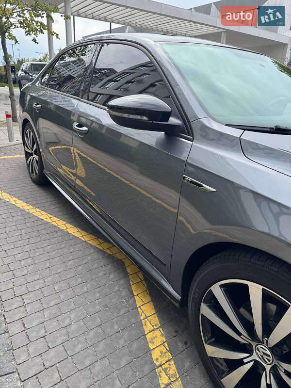 Седан Volkswagen Passat 2018 в Киеве фото 12 Седан Volkswagen Passat 2018 в Киеве