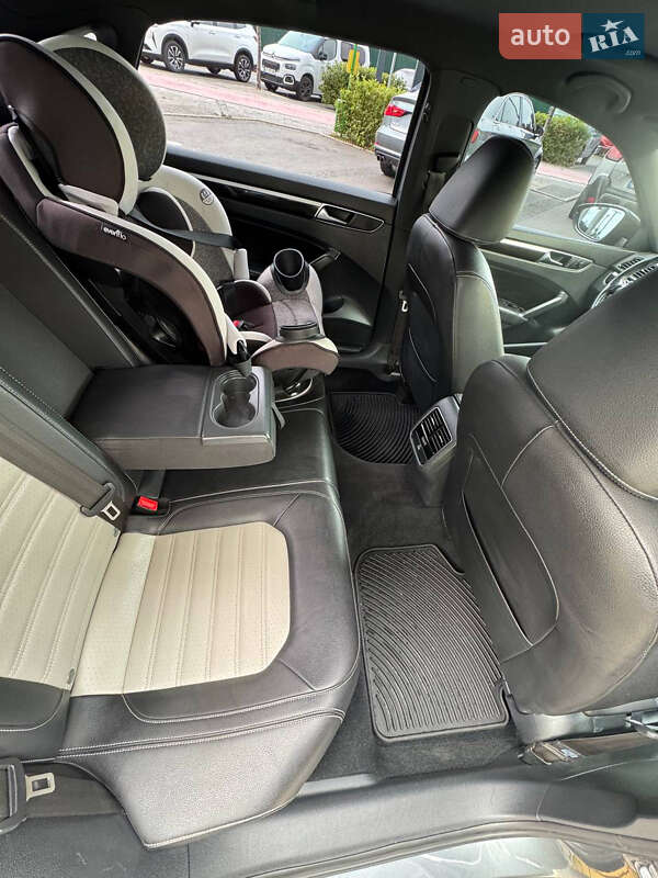 Седан Volkswagen Passat 2018 в Киеве фото 18 Седан Volkswagen Passat 2018 в Киеве