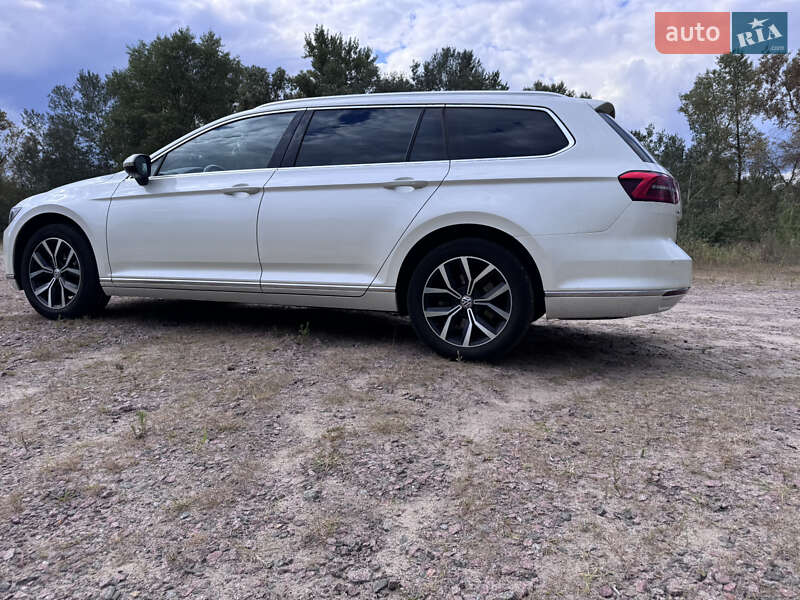 Универсал Volkswagen Passat 2018 в Киеве