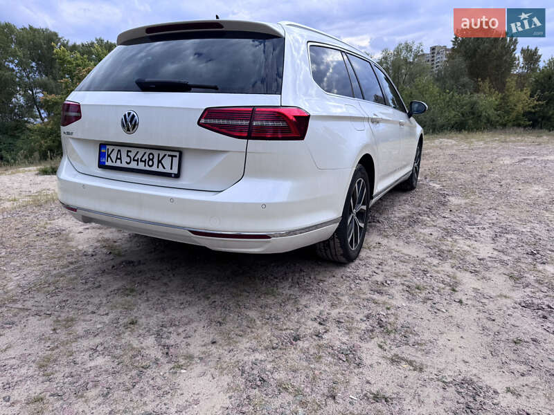 Универсал Volkswagen Passat 2018 в Киеве
