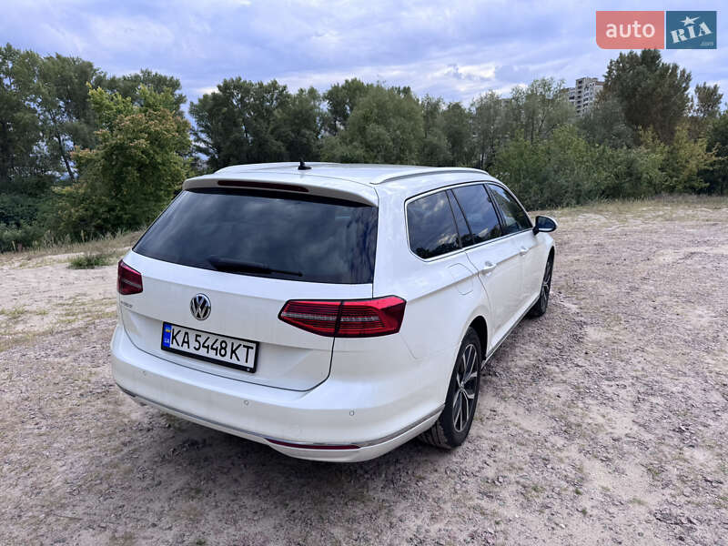 Универсал Volkswagen Passat 2018 в Киеве