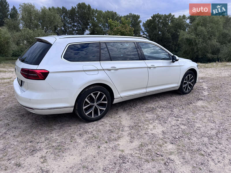 Универсал Volkswagen Passat 2018 в Киеве