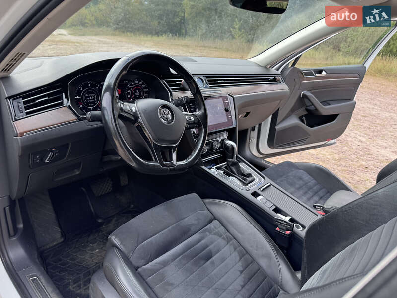 Универсал Volkswagen Passat 2018 в Киеве