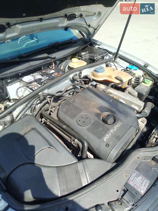 Седан Volkswagen Passat 2000 в Киеве